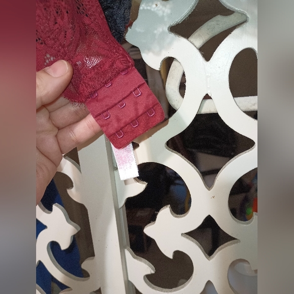 2 bralettes 34-36 B - Picture 3 of 12